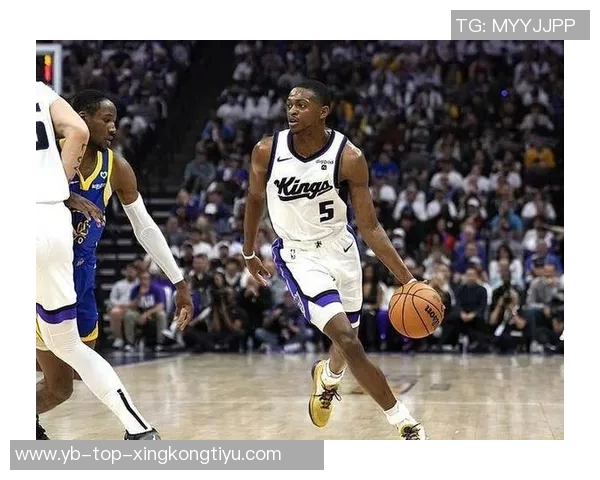 福克斯全能表现助力球队获胜16投9中贡献26分5篮板9助攻3抢断三分球命中率高 福克斯全能表现助力球队获胜16投9中贡献26分5篮板9助攻3抢断三分球命中率高